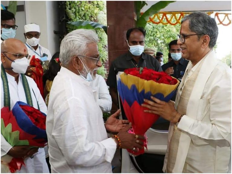 CJI Nv Ramana:తిరుమల స్వామివారిని దర్శించుకున్న జస్టిస్ ఎన్వీరమణ