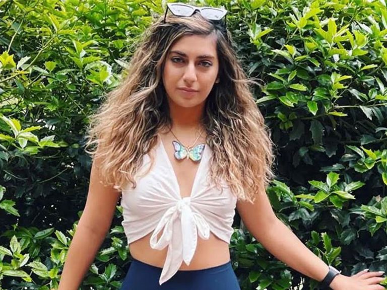 ఫాంటసీ శృంగారం అని చెప్పి కళ్లకు గంతలు కట్టి.. కత్తితో దాన్ని కోసి