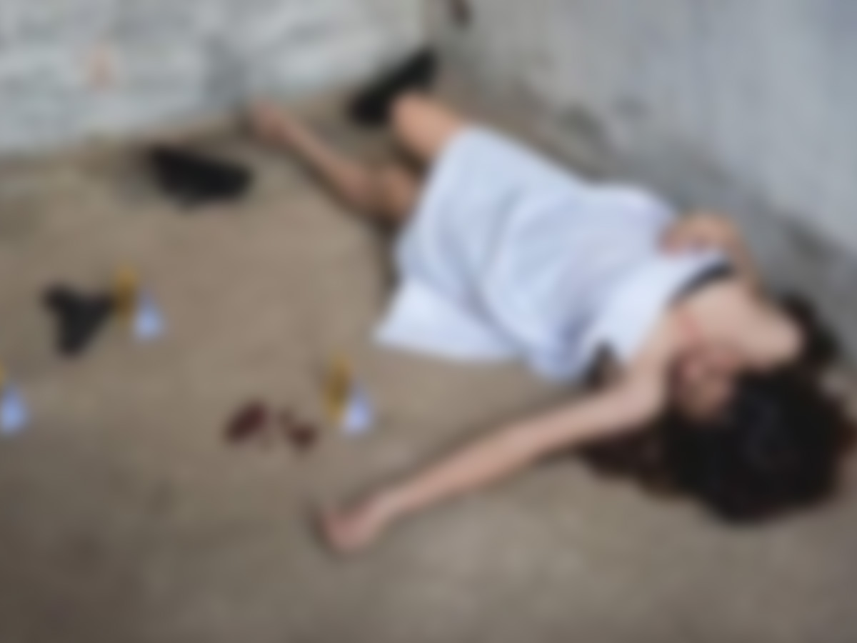 దారుణం: గిఫ్ట్ ఇస్తానని ప్రియురాలిని పిలిచి.. తలామొండెం వేరుచేసి