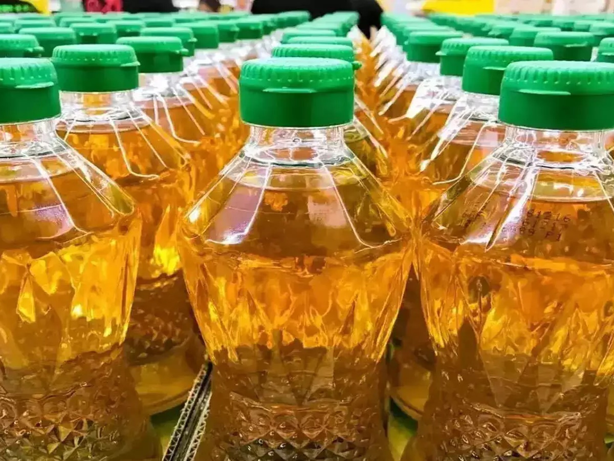 Edible Oil: మార్కెట్‌లో వంటనూనె కొరత.. బ్లాక్ చేసిన వ్యాపారులు
