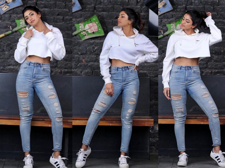 Easha Rebba: అల్ట్రా స్టైలిష్ లుక్ లో తెలుగమ్మాయి హోయలు..