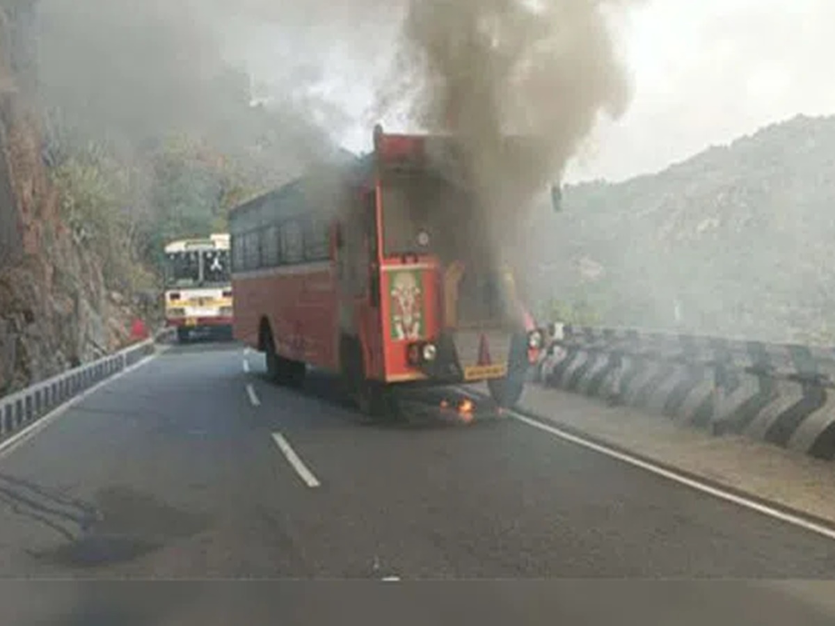 Tirumala: తిరుమలలో అగ్నిప్రమాదం.. ఉచిత బస్సులో చెలరేగిన మంటలు