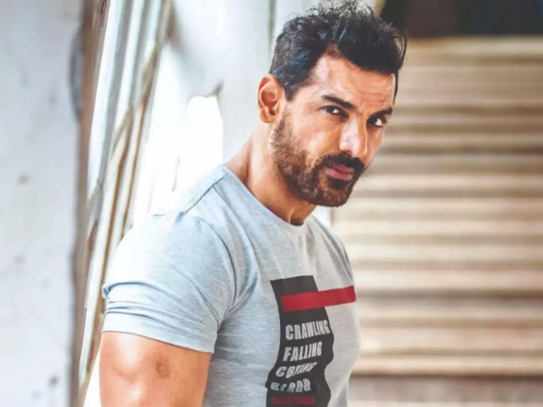 John Abraham: ఆ హీరోలులాగా డబ్బు కోసం తెలుగులో నటించను..
