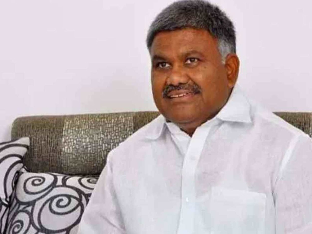 Ketireddy Peddareddy : గ్రామాలలో ప్రశాంతత చెడగొట్టి కక్షలు రేపు తున్నారు