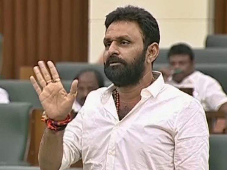 Kodali Nani: సహజ మరణాలను కల్తీ సారా మరణాలుగా చిత్రీకరిస్తున్నారు