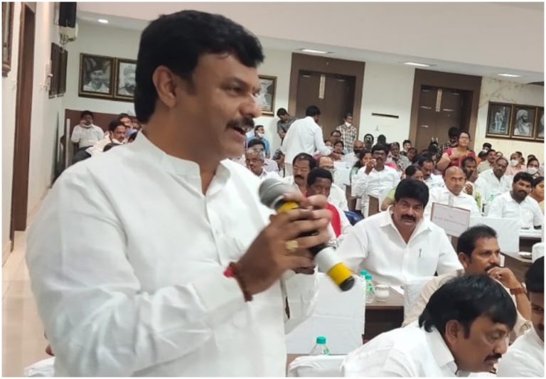 PVN Madhav: స్మార్ట్ గా దోచేశారు.. తిరిగిచ్చెయ్యండి