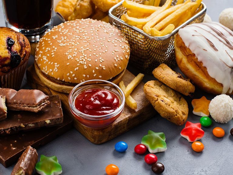 Health: రాత్రి పూట ఎట్టిపరిస్థితుల్లో తీసుకోకూడని ఆహారాలు