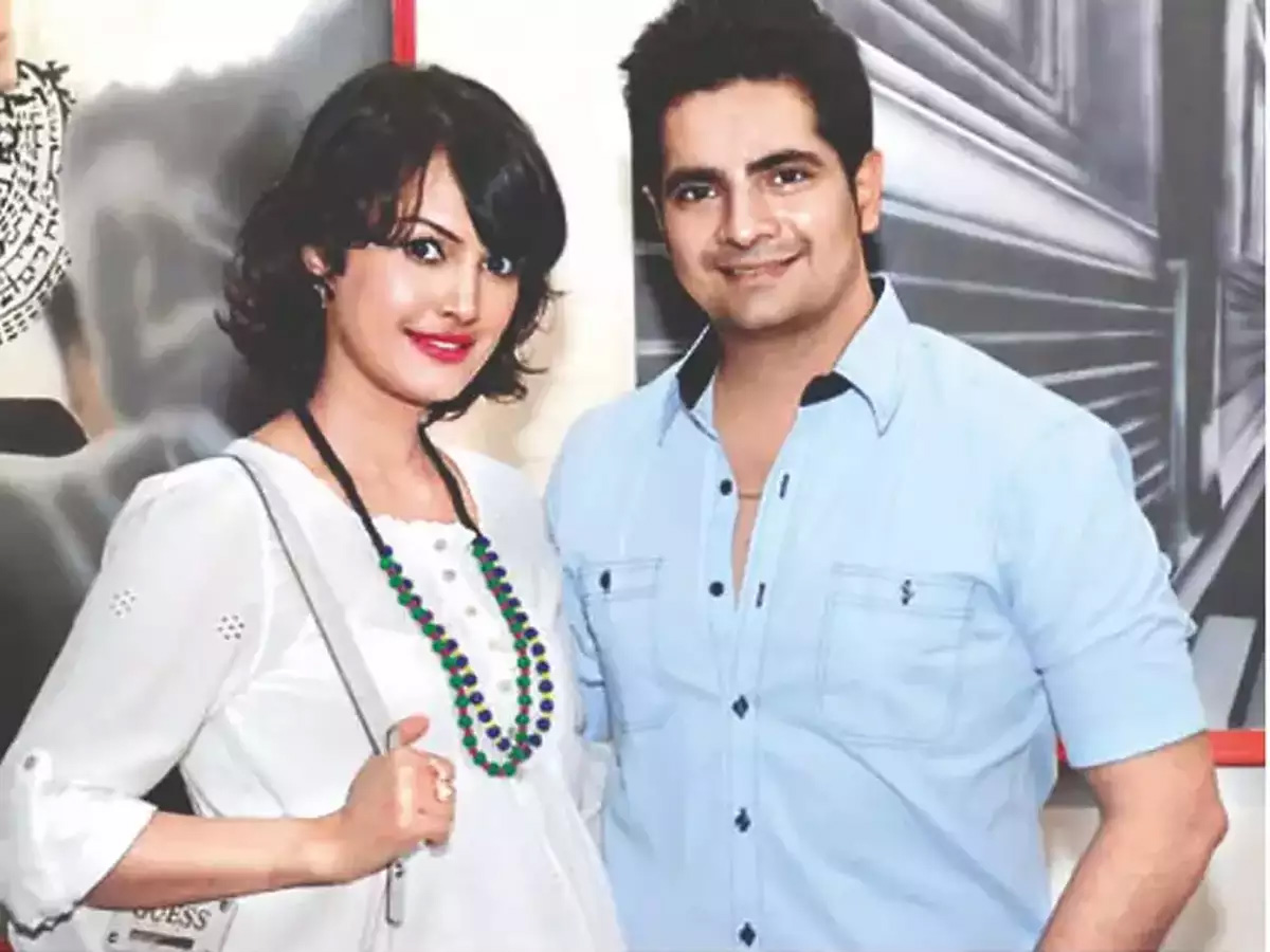 Nisha Rawal: భర్తపై టీవీ నటి సంచలన వ్యాఖ్యలు.. ఆ హీరోయిన్ తో ఎఫైర్ పెట్టుకొని