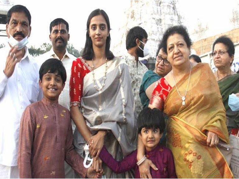 NTR Family: తొలిసారి తారక్ వారసులు ఇలా.. తండ్రేమో అక్కడ అలా