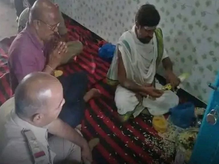 Andhra Pradesh: పోలీస్ స్టేషన్‌లో శాంతి పూజలు.. ఎందుకో తెలిస్తే ఆశ్చర్యపోతారు