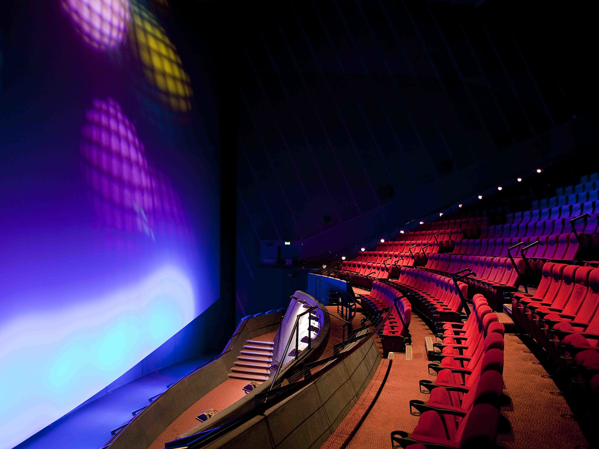 RRR : యూకేలోని బిగ్గెస్ట్ స్క్రీన్ లో మూవీ… కానీ వాళ్లకు మాత్రమే !