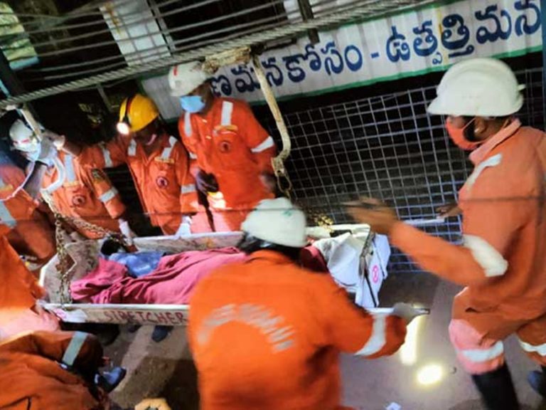 Telangana: సింగరేణి బొగ్గు గని ప్రమాదంలో ముగ్గురు మృతి