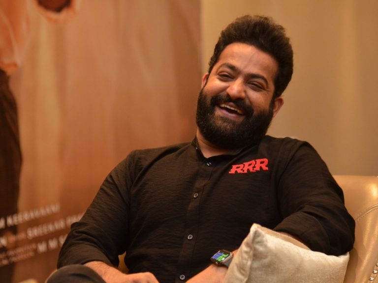 NTR: ఆ పిచ్చోడు పిలుస్తున్నాడు.. త్వరగా వెళ్లి షూటింగ్ చేసి వచ్చేయ్ రా బండ అంది