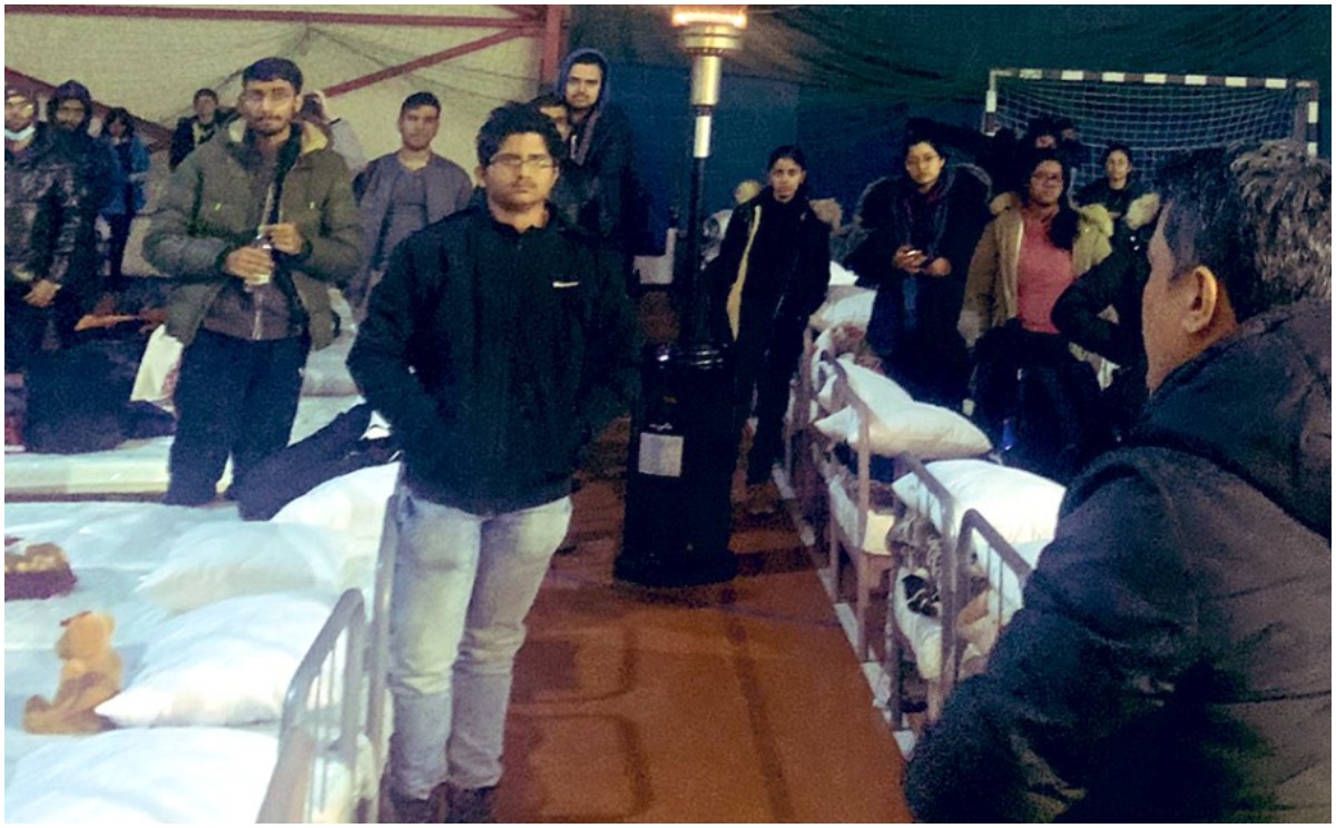 Ukraine Students: రొమేనియా నుంచి విద్యార్ధుల తరలింపు