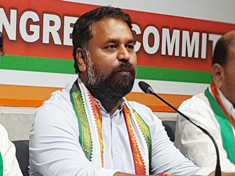 Addanki Dayakar: సోనియా గాంధీకి లేఖ.. ఉత్తమ్‌, కోమటిరెడ్డిపై ఫిర్యాదు..