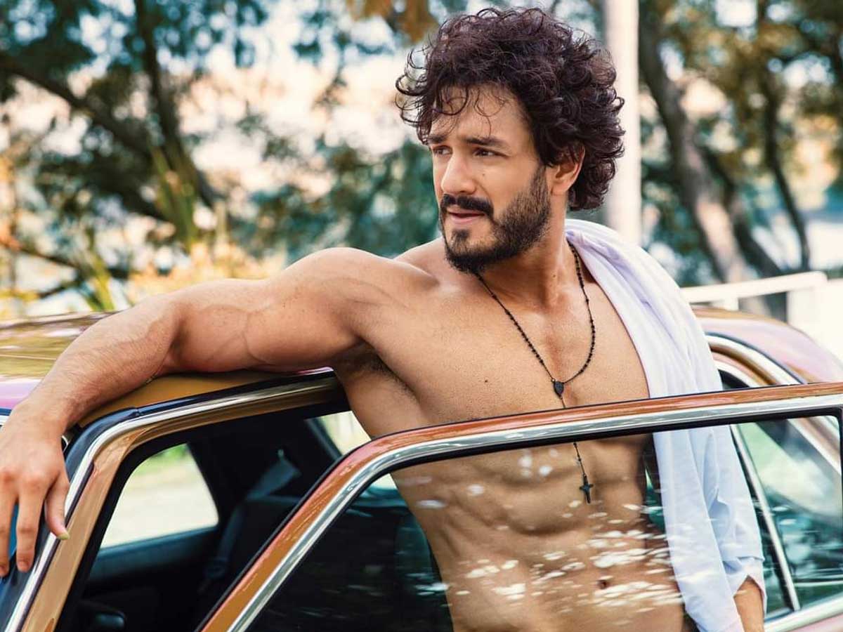 HBD Akhil Akkineni : అక్కినేని వారసుడికి సెలెబ్రిటీల విషెస్