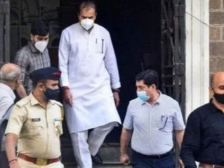 CBI: అవినీతి కేసు.. సీబీఐ కస్టడీకి మాజీ హోంమంత్రి..