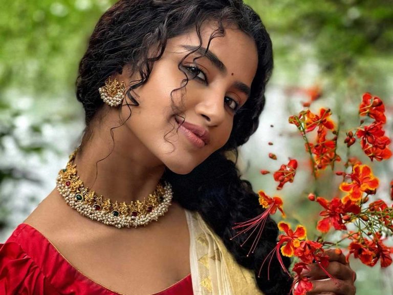 Anupama Parameswaran Pics : ట్రెడిషనల్ ట్రీట్… మలయాళ న్యూ ఇయర్ స్పెషల్ !