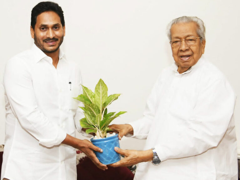 Andhra Pradesh: గవర్నర్‌తో సీఎం భేటీ.. గంట పాటు చర్చలు..