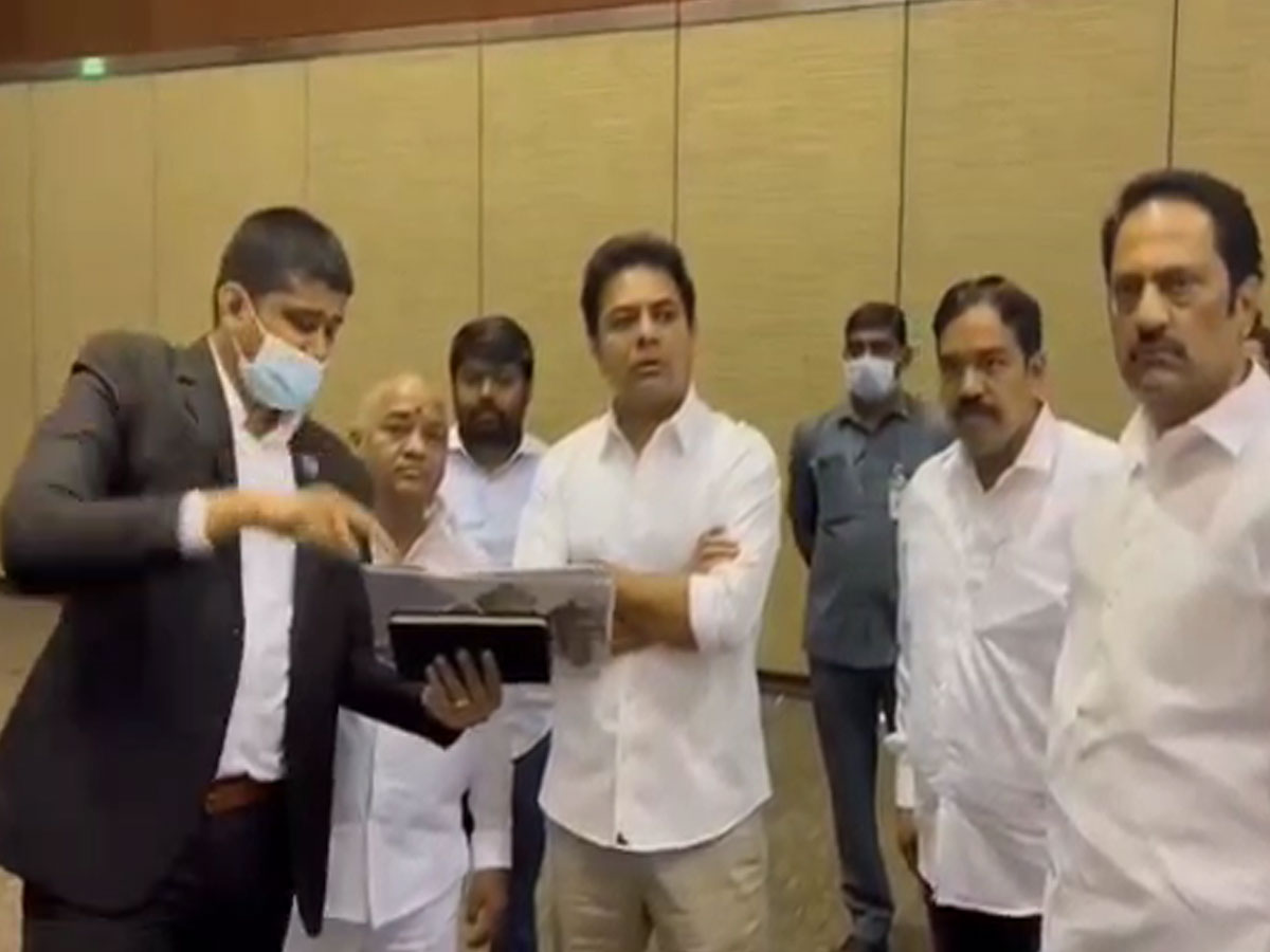 KTR: టీఆర్ఎస్‌ ఆవిర్భావ వేడుకలు.. ఆహ్వానం ఉంటేనే రండి..