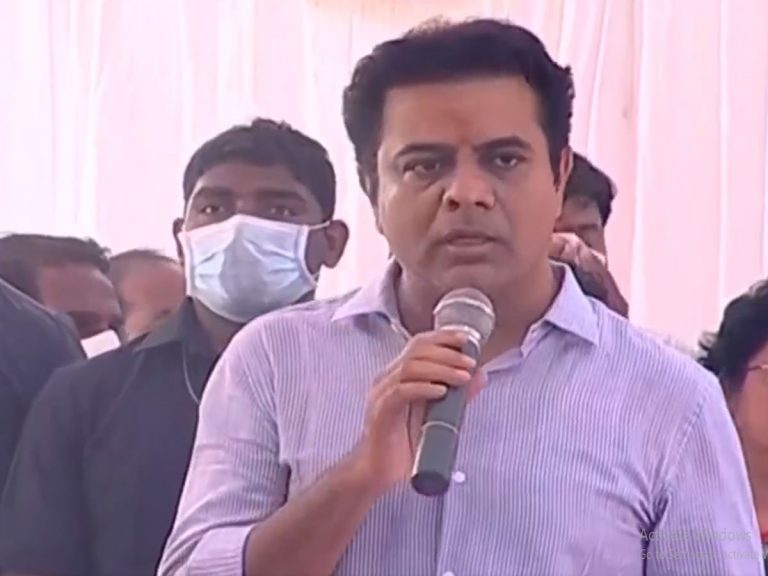 KTR: మతం పేరుతో రాజకీయాలు.. విధ్వంసకర శక్తులను ఒక కంట కనిపెట్టండి..!