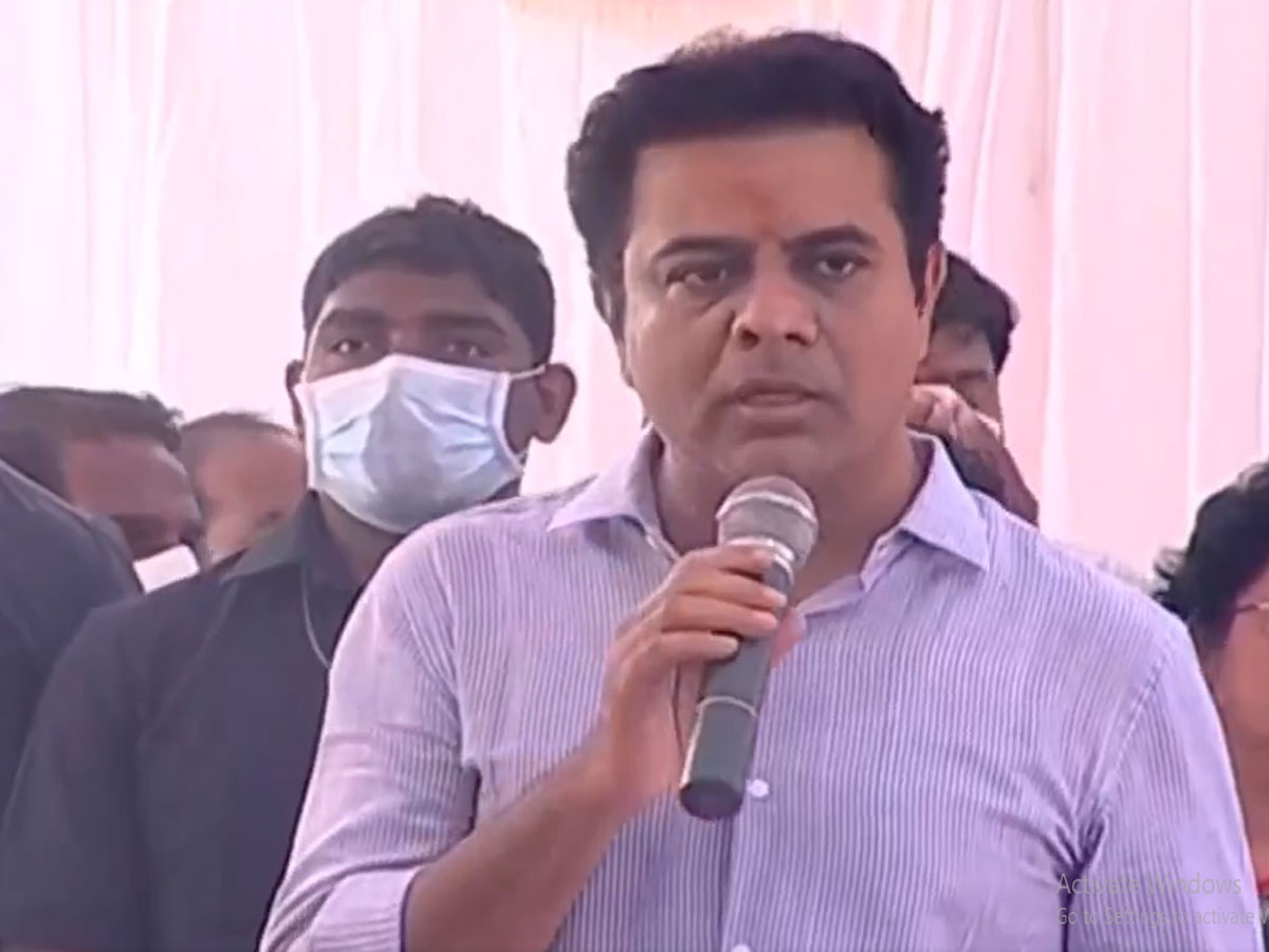 KTR: మతం పేరుతో రాజకీయాలు.. విధ్వంసకర శక్తులను ఒక కంట కనిపెట్టండి..!