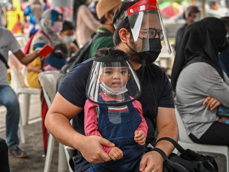 Malaysia : కరోనా విలయ తాండవం.. ఒక్కరోజే 10,413 కేసులు..