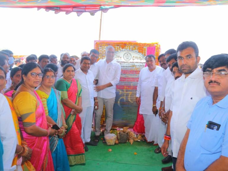 Harish Rao : రాహుల్ గాంధీది ఐరన్ లెగ్.. ఎక్కడ అడుగుపెడితే అక్కడ నాశనం