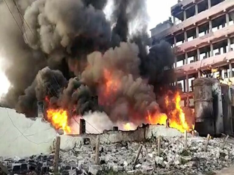 Monaksha Life Sciences : చిన్న నిప్పుతో ఒక్కసారిగా మంటలు అంటుకున్నాయి