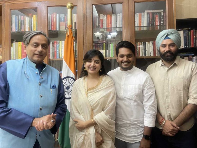 Poonam Kaur : కాంగ్రెస్ ఎంపీని కలిసిన హీరోయిన్… పిక్స్ వైరల్