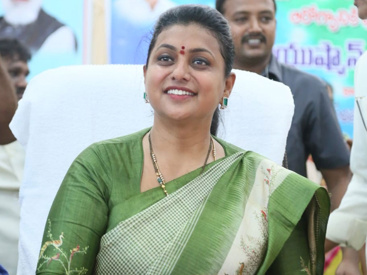 RK Roja: చంద్రబాబు ఒక ఉన్మాది.. ఈ రాష్ట్రానికి ఆయన అవసరం లేదు..! - NTV  Telugu