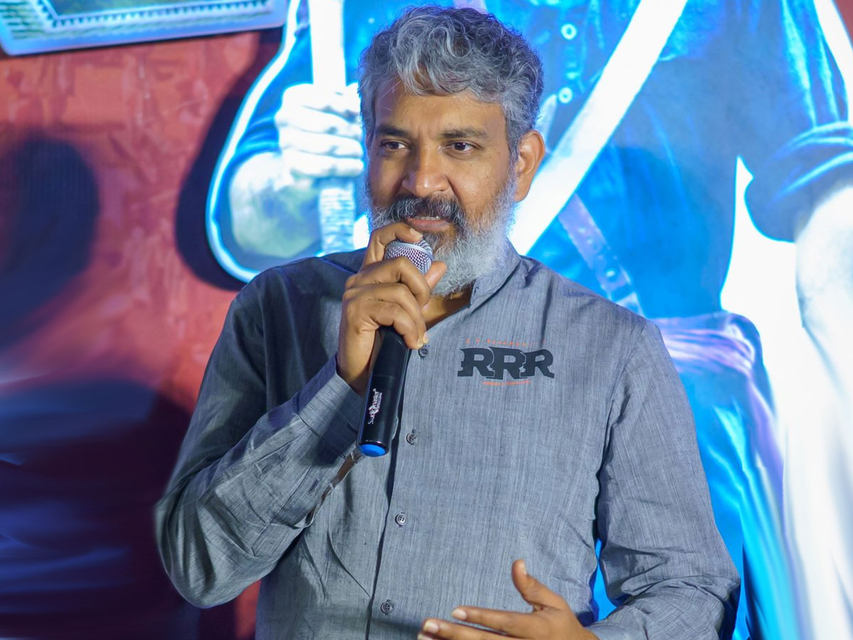 RRR : మూవీపై విదేశీ మీడియా రాతలు… రాజమౌళి ఊహించని రియాక్షన్