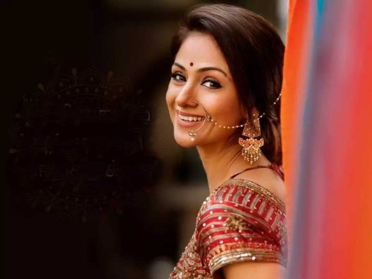 HBD Simran : చిందులతో సిరులు కురిపించిన సిమ్రాన్!