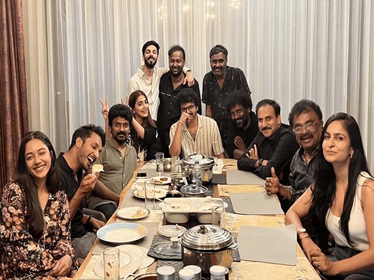 Beast : ఫ్లాప్ అయినా పార్టీ ఇచ్చిన విజయ్