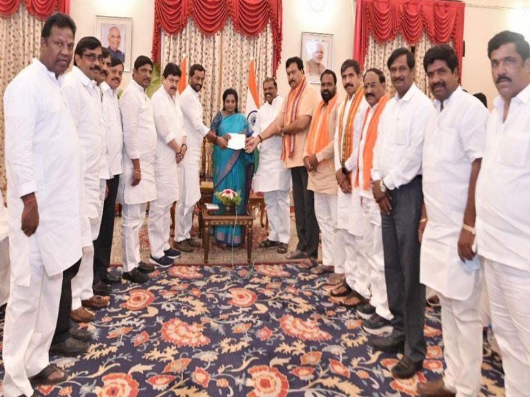 BJP: ఆ ఆత్మహత్యలపై సీబీఐ విచారణ జరిపించాలి.. గవర్నర్‌కు బీజేపీ వినతి