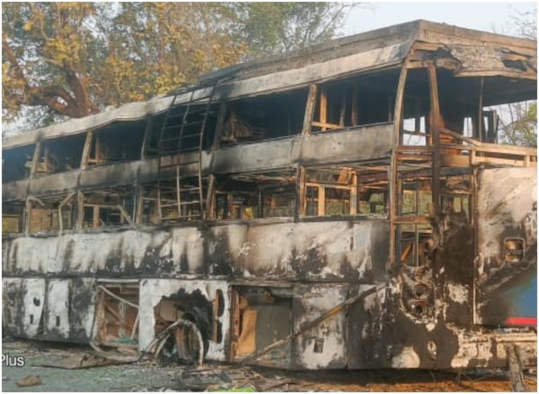 Maoists Violence: ప్రైవేట్ బస్సుకి నిప్పు.. మావోయిస్టుల దుశ్చర్య