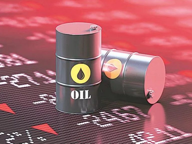 Crude Oil Prices: తగ్గిన ముడిచమురు ధరలు.. పెట్రోల్ ధరలు కూడా తగ్గుతాయా?