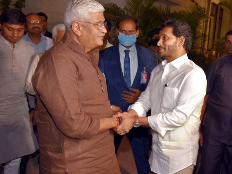 CM Jagan Delhi Tour: కేంద్రమంత్రులతో జగన్ వరుస భేటీలు.. కీలక అంశాలపై చర్చ