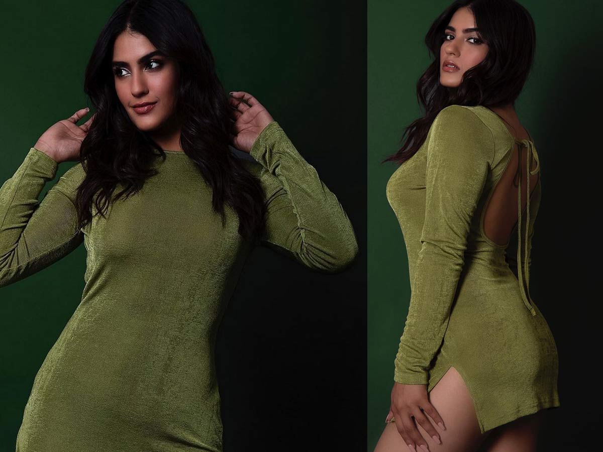 Kavya Thapar: ఏక్ మినీ స్కర్ట్ తో అందాలను ఆరబోస్తుందిగా