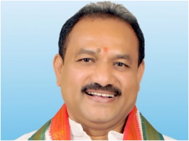 Maheshkumar Goud: తెలంగాణలో పట్టపగలు భూదోపిడీ