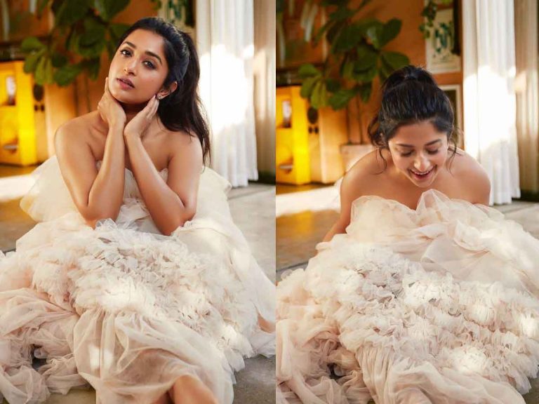 Meera Jasmine: సీనియర్ హీరోయిన్ ఘాటు అందాలు.. అదుర్స్