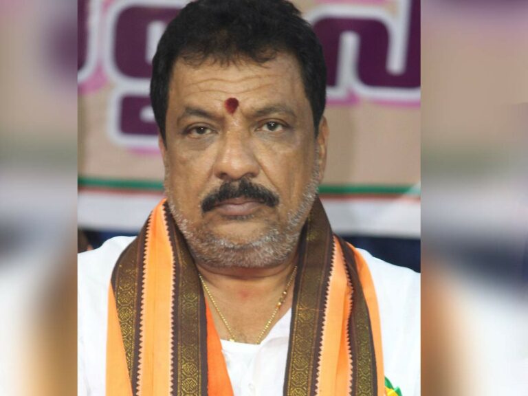 Breaking : బీజేపీ నేత కొడుకుపై పంజాగుట్టలో చీటింగ్‌ కేసు..