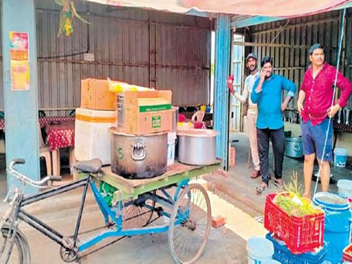 Andhra Pradesh: ఆలయంలో మాంసం.. క్యాంటీన్ లైసెన్స్ రద్దు