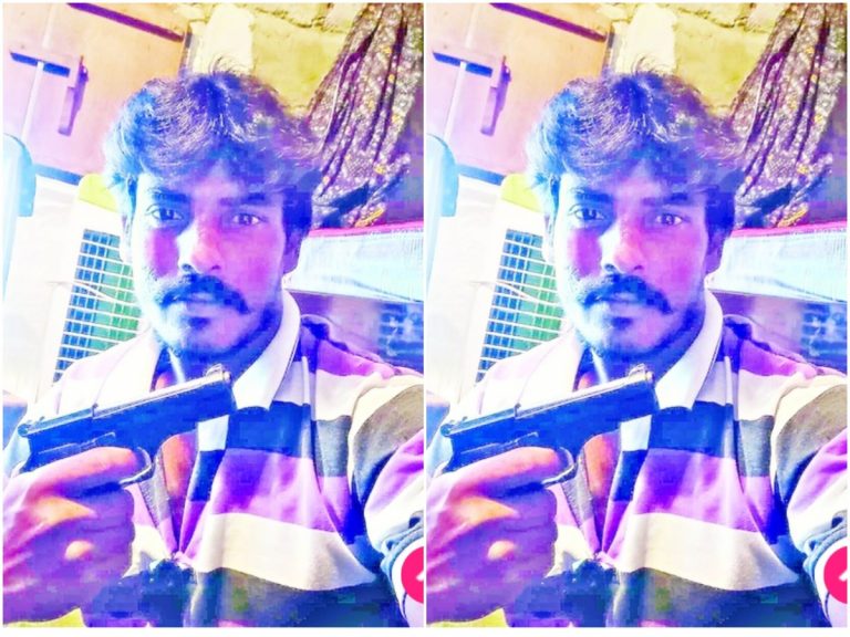 Kakinada: పిస్టల్ తో యువకుడి హల్ చల్