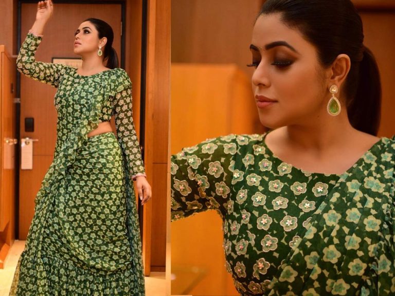 Purna: చీరలో సీమటపాకాయ్.. సెగలు రేపుతోంది ఇలా