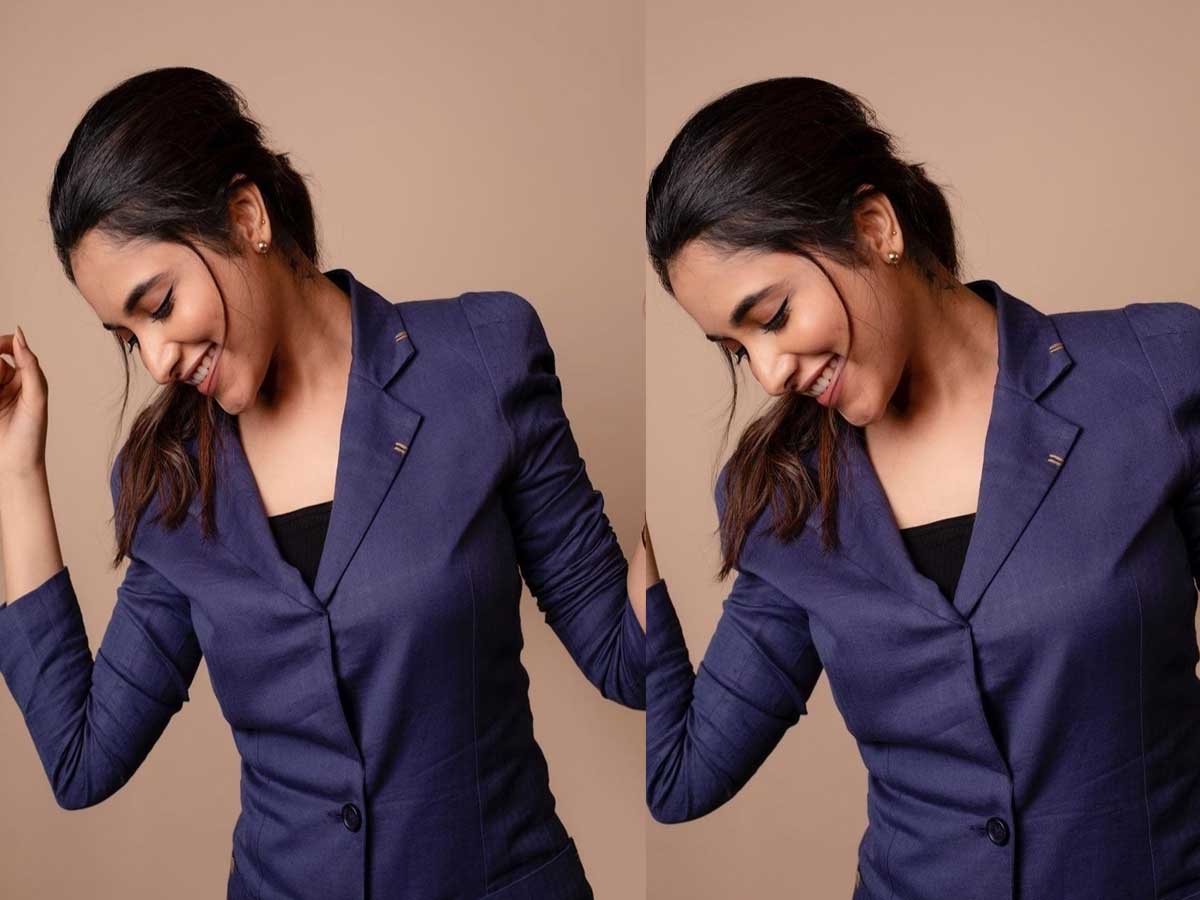 Priyanka Arul Mohan: లేడీ బాస్ లుక్ లో ఎంత ముద్దుగా ఉందో..