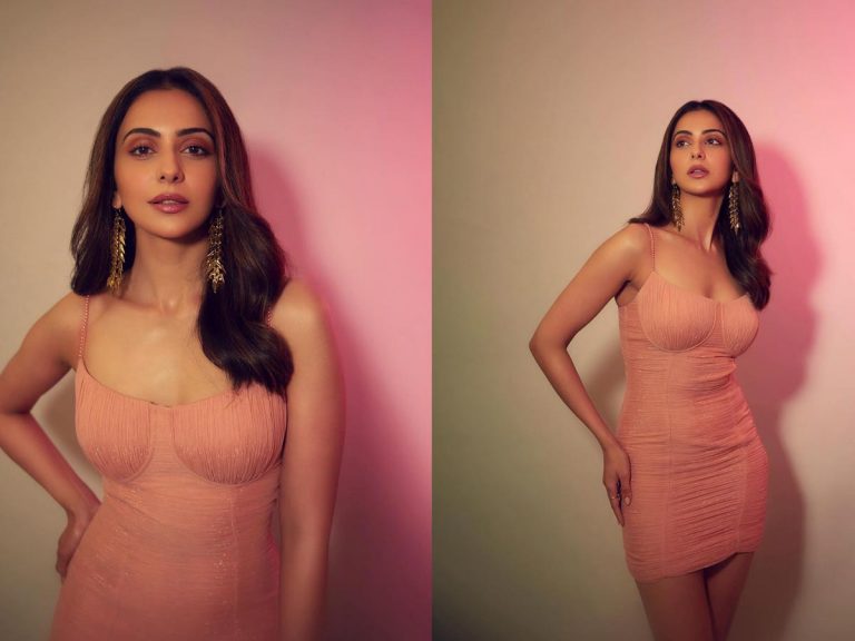 Rakul Preet Singh: పింక్ స్కిన్ టైట్ డ్రెస్ లో భ్రమరాంబ భంగిమలు అదుర్స్