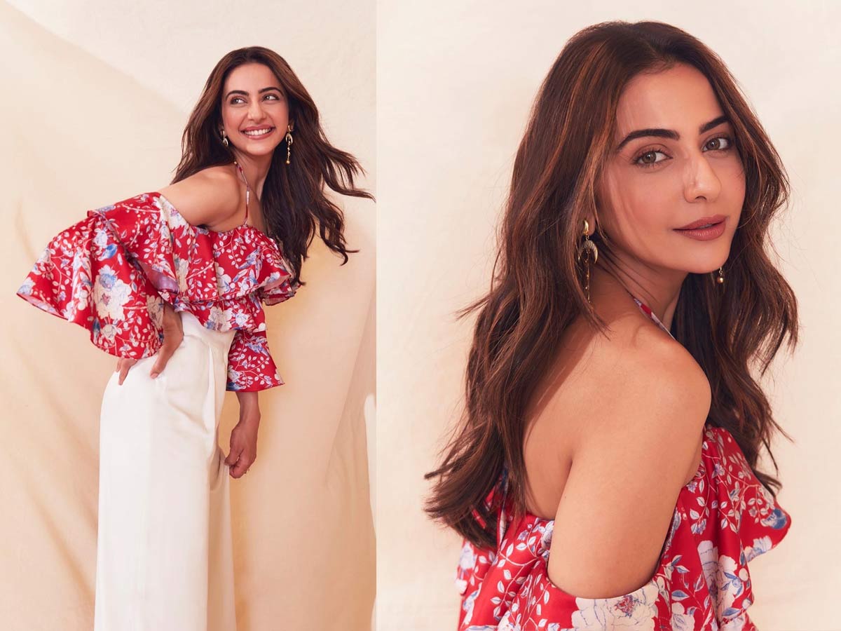 Rakul Preeth Singh: పూల పూల టాప్ తో పిచ్చెక్కిస్తున్న ముద్దుగుమ్మ