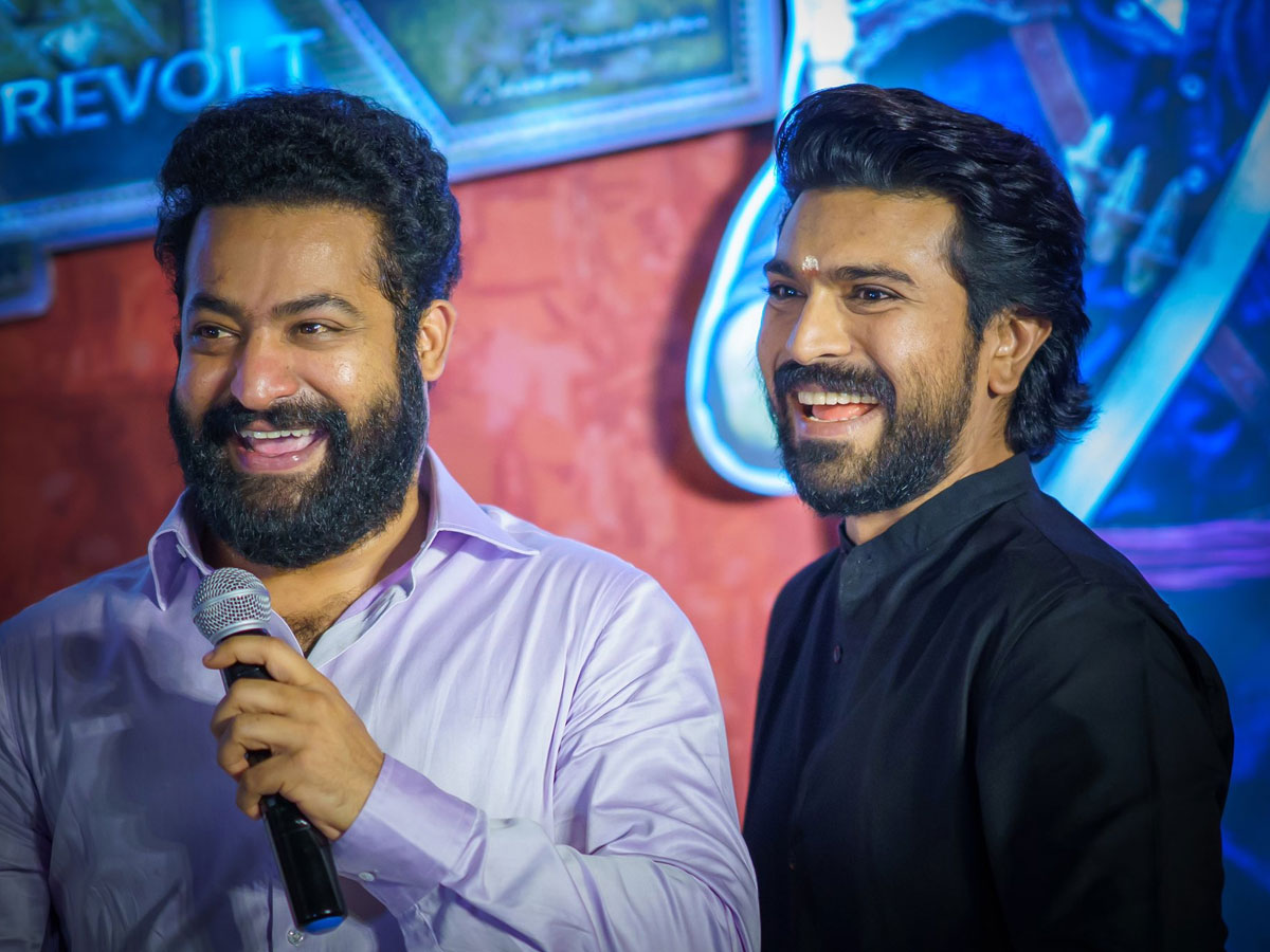 RRR Success Party : పార్టీలో బాలీవుడ్ ప్రముఖుల సందడి… పిక్స్ వైరల్