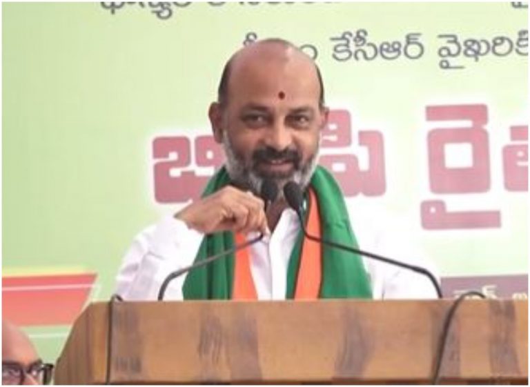 Bandi Sanjay:బరాబర్ కొనేది కేంద్రం.. సేకరించే దమ్ము కేసీఆర్‌కి వుందా?